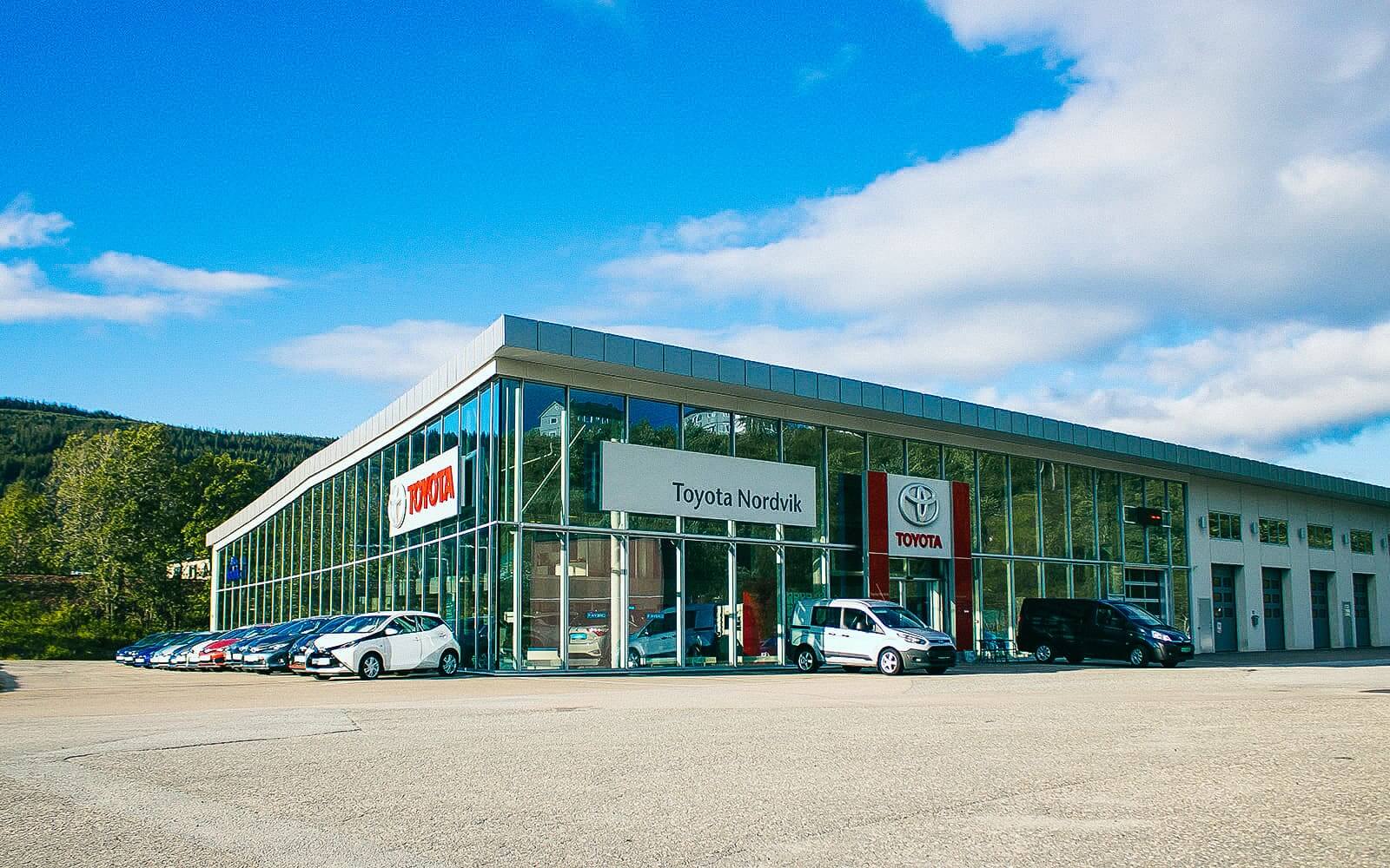 Nordvik-Eiendom-Referansebygg-Nordvik-Mo-i-Rana Fasade til Toyota forhandleren til Nordvik på Mo
